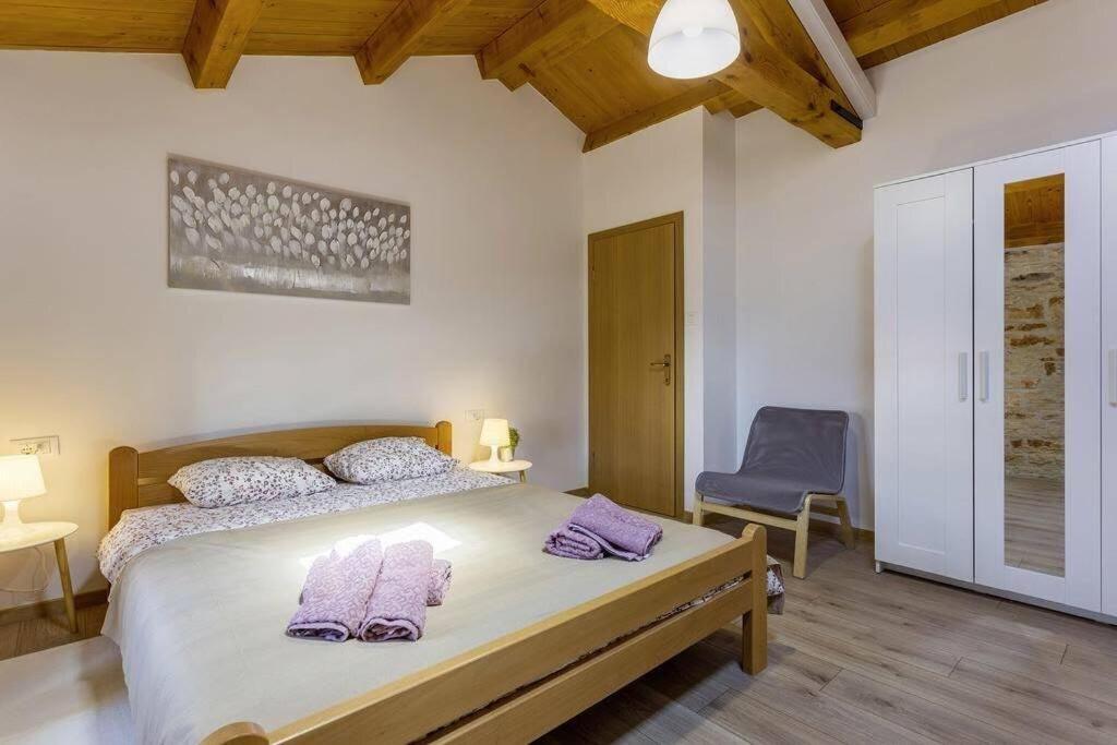 House Kristina **** Villa Burići Екстериор снимка