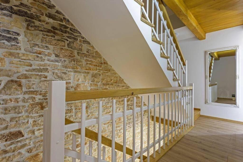 House Kristina **** Villa Burići Екстериор снимка