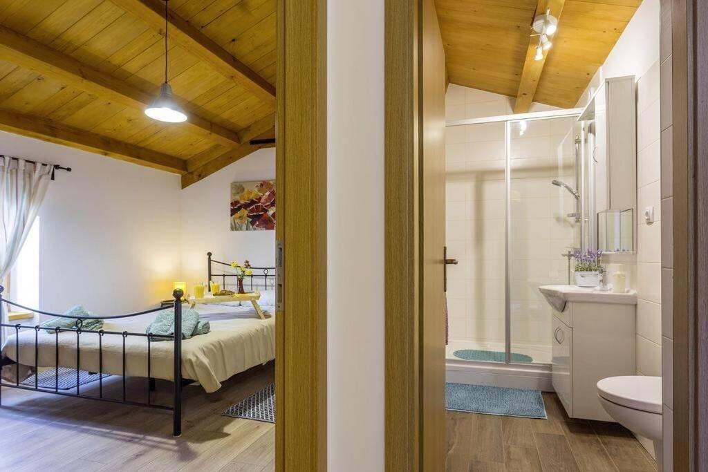 House Kristina **** Villa Burići Екстериор снимка